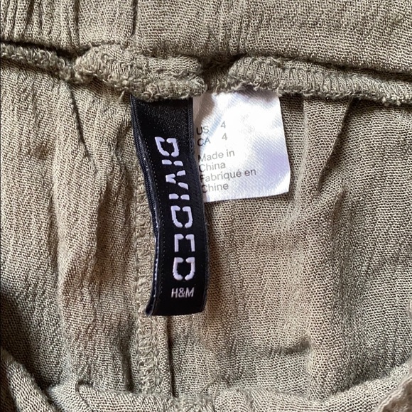 Green Slouchy Shorts by H&M - Picture 3 of 4